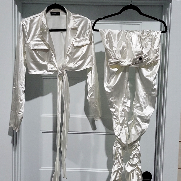 Shane Justin Pants - Elegant Cream Satin Leggings Set